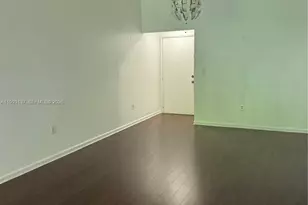 10233 NW 9th St Cir, Miami, FL 33172 - Photo 2