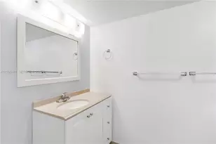 9423 SW 76th St, Miami, FL 33173 - Photo 2