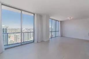 1060 Brickell Ave, Miami, FL 33131 - Photo 6