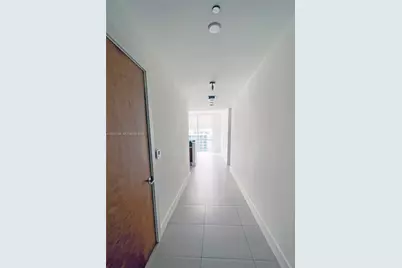 1060 Brickell Ave #4207, Miami, FL 33131 - Photo 8