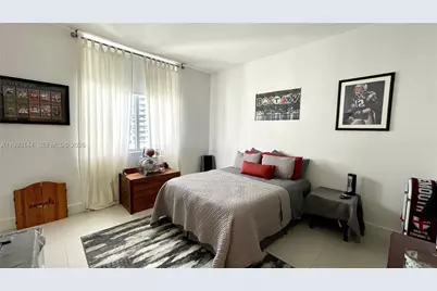 1060 Brickell Ave #4207, Miami, FL 33131 - Photo 16