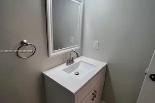 6395 W 27th Ct, Hialeah, FL 33016 - Photo 24