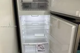 6395 W 27th Ct, Hialeah, FL 33016 - Photo 20