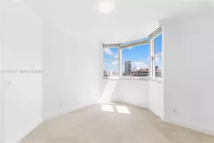 300 South Pointe Dr, Miami Beach, FL 33139 - Photo 26