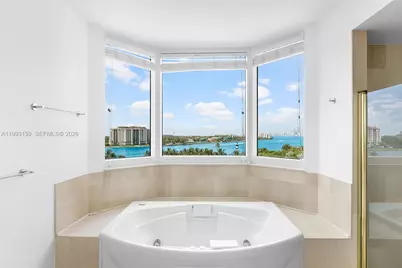 300 S Pointe Drive #801, Miami Beach, FL 33139 - Photo 32