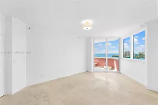 300 South Pointe Dr, Miami Beach, FL 33139 - Photo 22