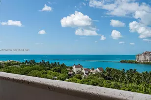 300 South Pointe Dr, Miami Beach, FL 33139 - Photo 10