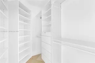 300 South Pointe Dr, Miami Beach, FL 33139 - Photo 24