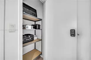 2602 E Hallandale Beach Blvd, Hallandale Beach, FL 33009 - Photo 18