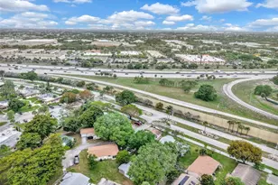 2528 SW Natura Blvd, Deerfield Beach, FL 33441 - Photo 36