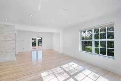 11401 SW 72nd Pl, Pinecrest, FL 33156 - Photo 10