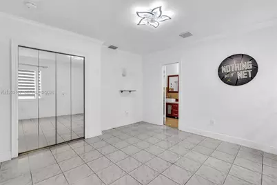 340 W 55th St, Hialeah, FL 33012 - Photo 16