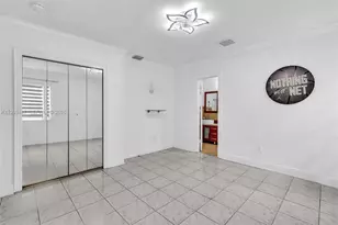 340 W 55th St, Hialeah, FL 33012 - Photo 16