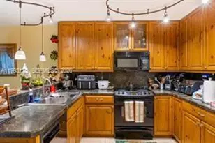 7651 NW 74th Ave, Tamarac, FL 33321 - Photo 1