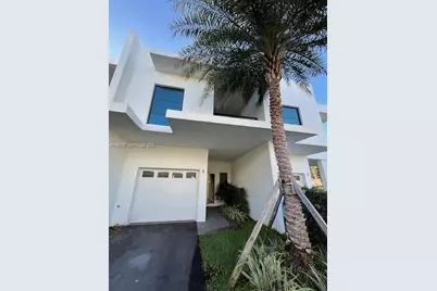 2526 Pierce St #10, Hollywood, FL 33020 - Photo 2