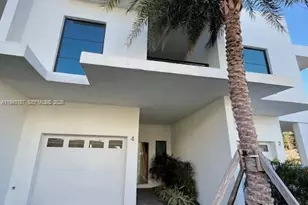 2526 Pierce St, Hollywood, FL 33020 - Photo 2