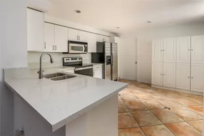 1337 Presidio Dr #5-40, Weston, FL 33327 - Photo 6
