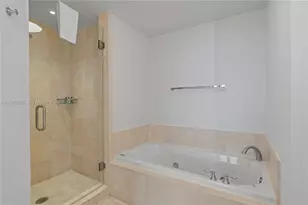 4401 Collins Ave, Miami Beach, FL 33140 - Photo 32