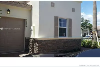 5223 SW 77th Way #5223, Davie, FL 33328 - Photo 4