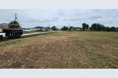 3809 24th St W, Lehigh Acres, FL 33971 - Photo 4