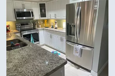 6386 N Milk Wagon Ln, Miami Lakes, FL 33014 - Photo 8