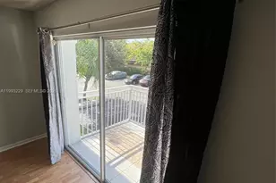 11232 SW 12th St, Pembroke Pines, FL 33025 - Photo 8