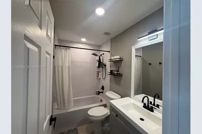 1054 SE 6th Ct, Dania Beach, FL 33004 - Photo 8