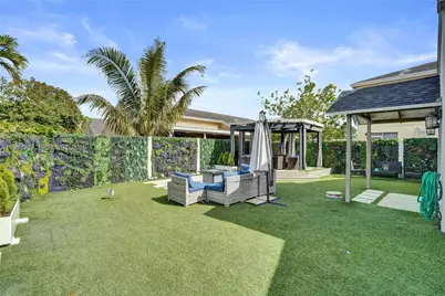 372 W Riverbend Dr, Sunrise, FL 33326 - Photo 20