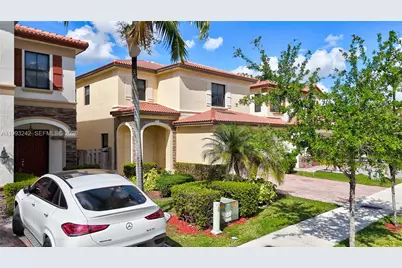 10021 NW 87th Ter, Doral, FL 33178 - Photo 4