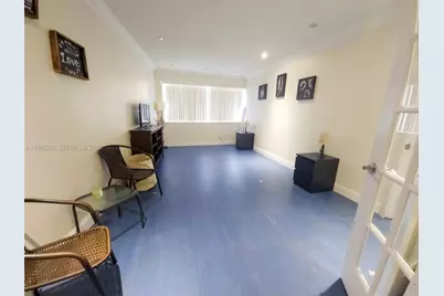 401 Golden Isles Dr #101, Hallandale Beach, FL 33009 - Photo 18