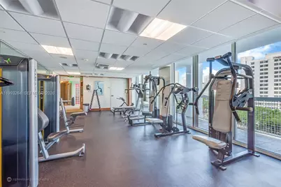 31 SE 5th St #2708, Miami, FL 33131 - Photo 2