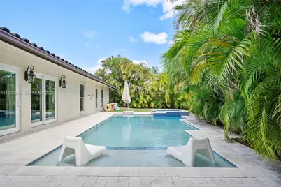 11798 SW 32nd St, Miami, FL 33175 - Photo 2