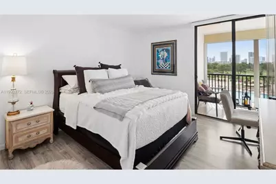 20301 W Country Club Dr #526, Aventura, FL 33180 - Photo 10