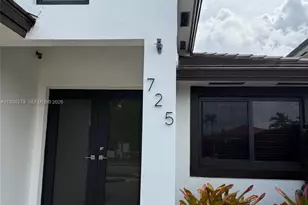 725 NW 135th Ct, Miami, FL 33182 - Photo 2