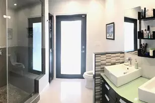 725 NW 135th Ct, Miami, FL 33182 - Photo 12