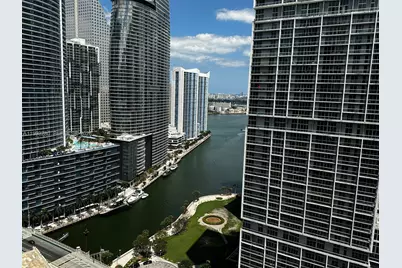 500 Brickell Ave #3307, Miami, FL 33131 - Photo 2