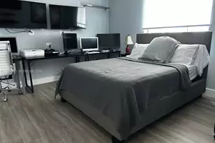 500 Brickell Ave, Miami, FL 33131 - Photo 10