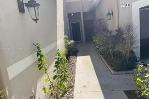 800 Sorrento Dr, Weston, FL 33326 - Photo 2