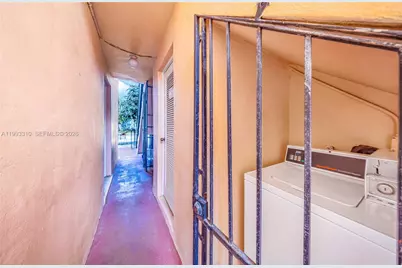 955 W 23rd St, Hialeah, FL 33010 - Photo 10