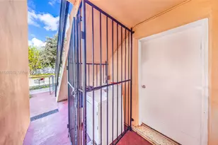 955 W 23rd St, Hialeah, FL 33010 - Photo 10