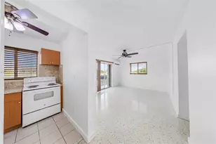 955 W 23rd St, Hialeah, FL 33010 - Photo 16