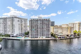 121 Golden Isles Dr, Hallandale Beach, FL 33009 - Photo 26