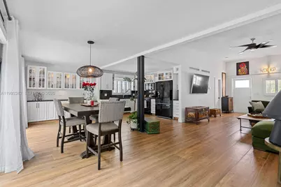 9517 Bay Dr, Surfside, FL 33154 - Photo 12