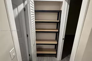 1050 W 37th St, Hialeah, FL 33012 - Photo 12