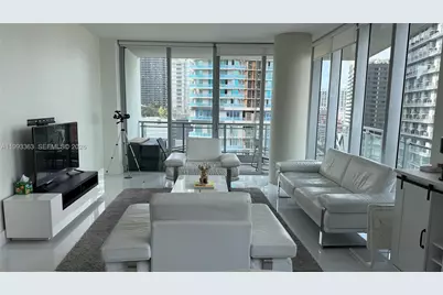 92 SW 3rd St #1505, Miami, FL 33130 - Photo 2