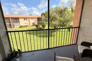 231 Lakeview Dr, Weston, FL 33326 - Photo 4