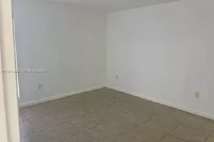 4709 NW 7th St, Miami, FL 33126 - Photo 10