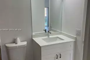 4709 NW 7th St, Miami, FL 33126 - Photo 14