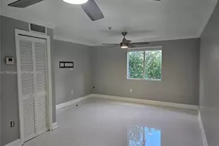 8027 NW 8th St, Miami, FL 33126 - Photo 4
