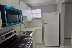 8027 NW 8th St, Miami, FL 33126 - Photo 6